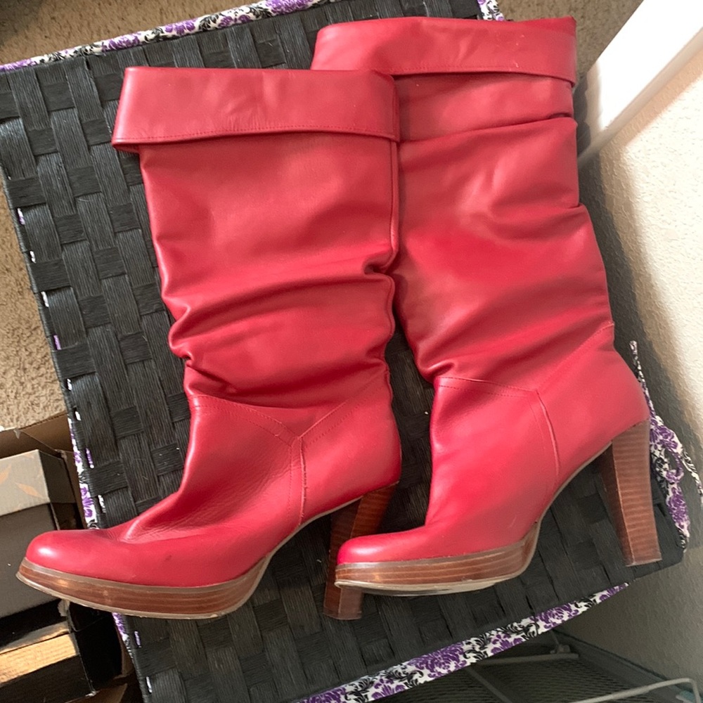Penny Loves Kenny red fold over wooden platform boots. Size 10